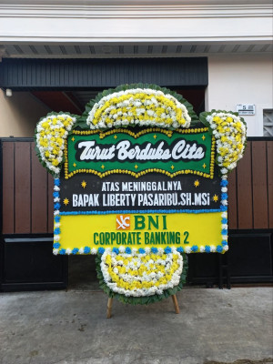 Papan Bunga Duka di Karawang Timur